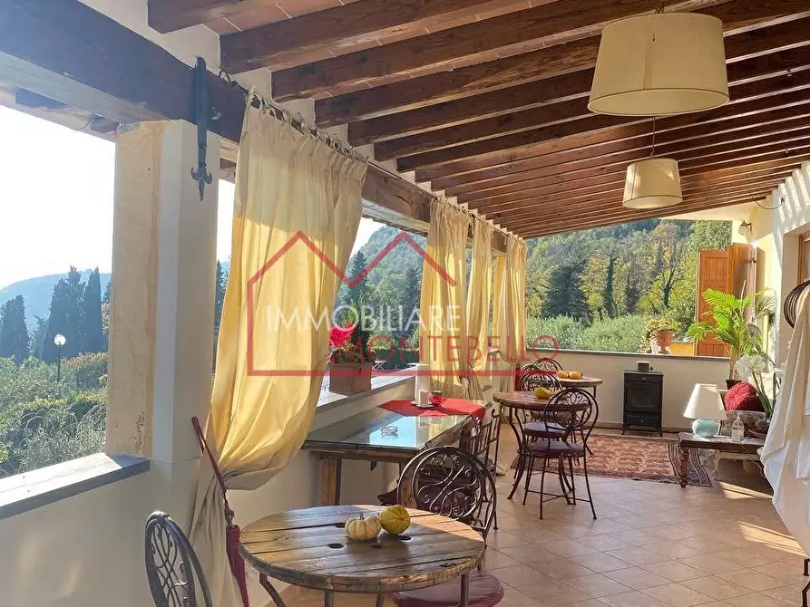 Immagine 11 di Villa in vendita  a Camaiore