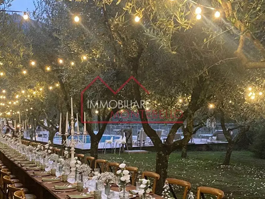 Immagine 38 di Villa in vendita  a Camaiore