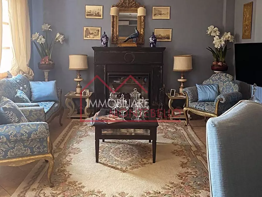 Immagine 8 di Villa in vendita  a Camaiore