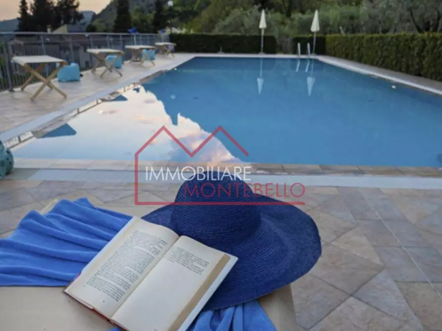 Immagine 41 di Villa in vendita  a Camaiore