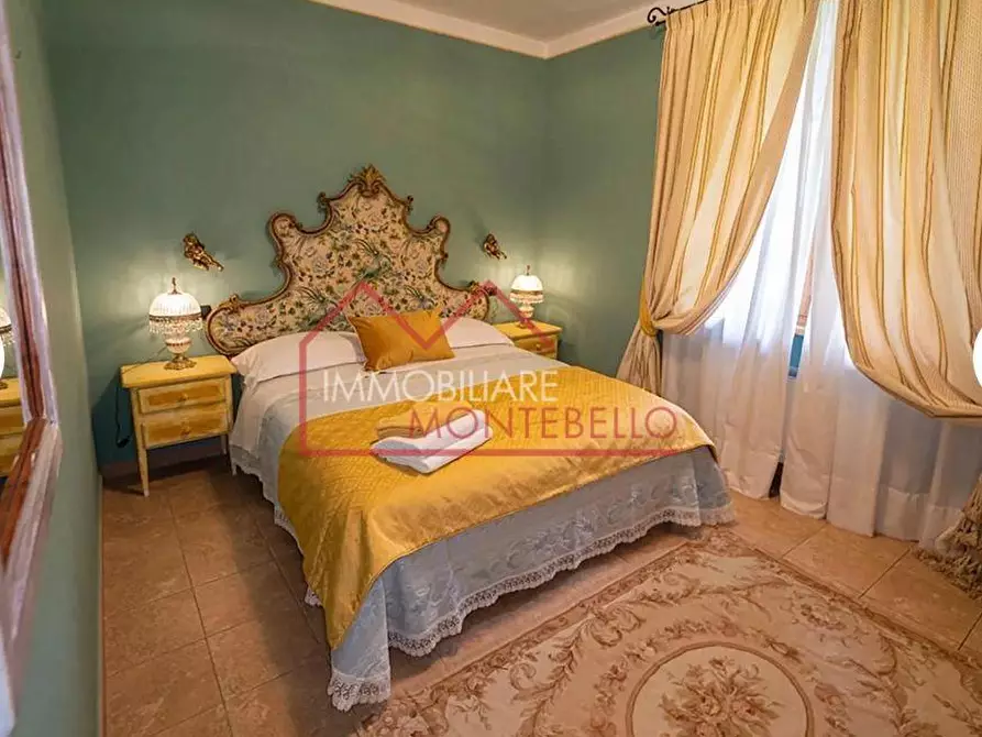 Immagine 23 di Villa in vendita  a Camaiore