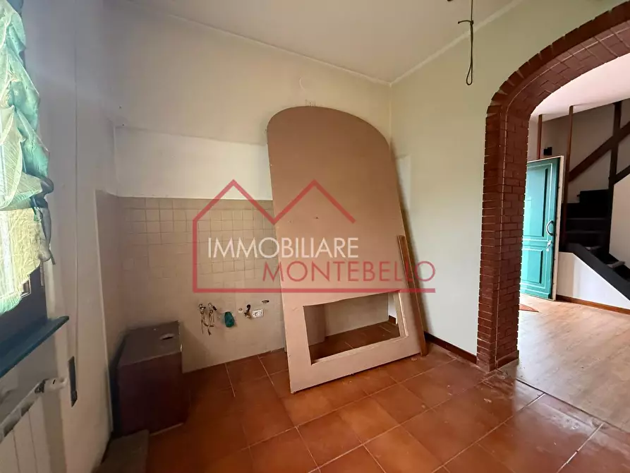 Immagine 12 di Porzione di casa in vendita  a Camaiore