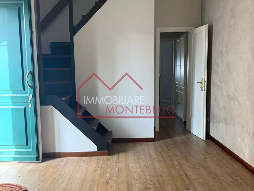 Immagine 16 di Porzione di casa in vendita  a Camaiore