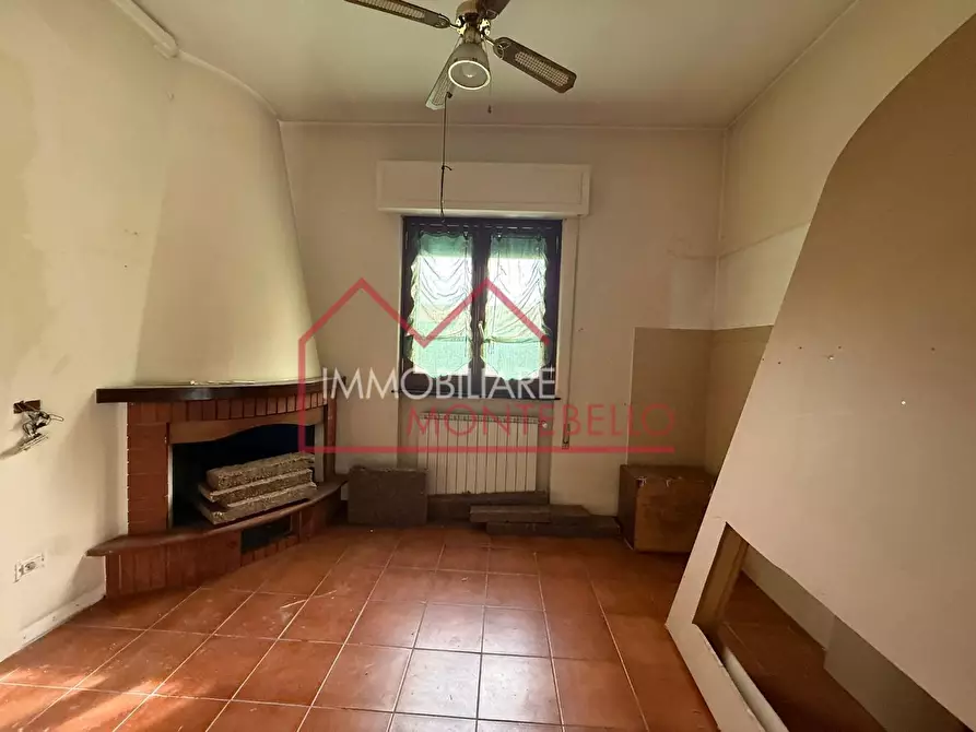 Immagine 14 di Porzione di casa in vendita  a Camaiore