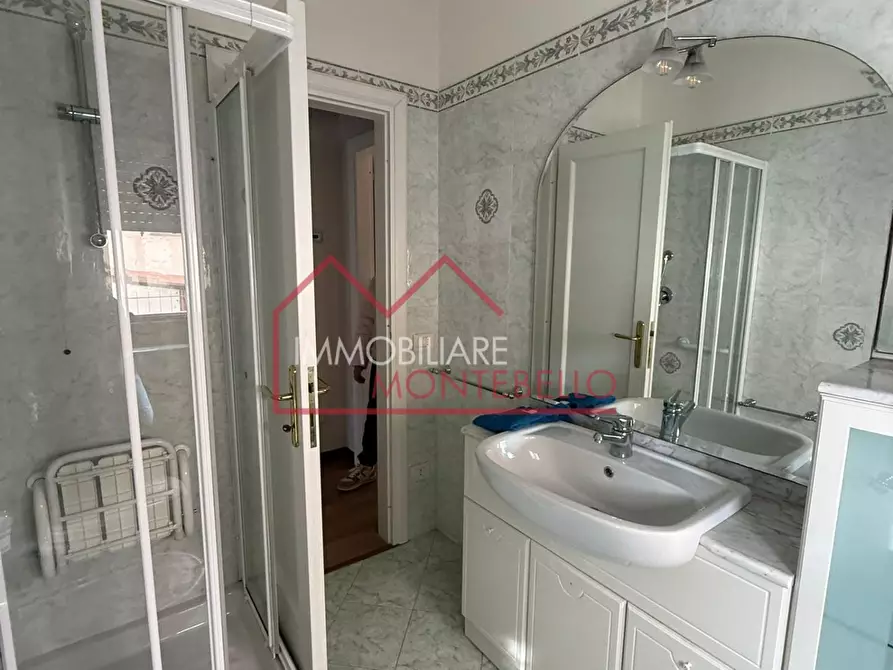 Immagine 15 di Porzione di casa in vendita  a Camaiore