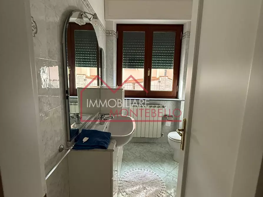 Immagine 18 di Porzione di casa in vendita  a Camaiore