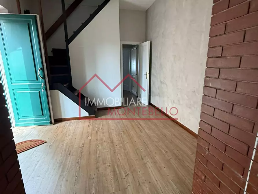 Immagine 13 di Porzione di casa in vendita  a Camaiore