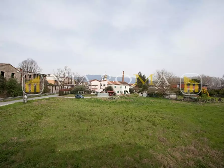 Immagine 60 di Casa bifamiliare in vendita  a Lucca