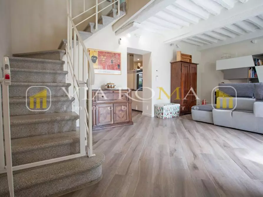 Immagine 3 di Casa bifamiliare in vendita  a Lucca