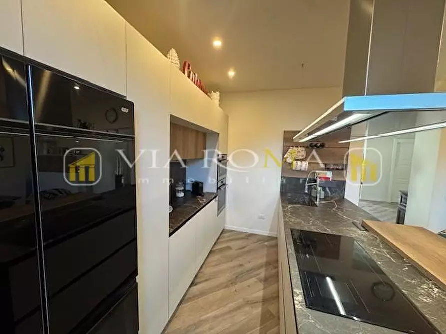 Immagine 12 di Casa bifamiliare in vendita  a Lucca