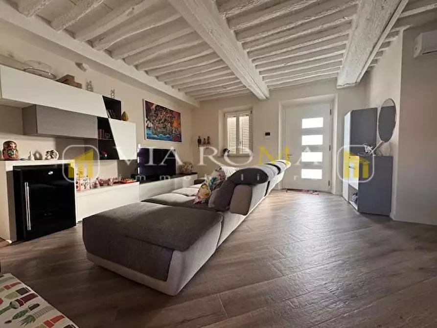 Immagine 10 di Casa bifamiliare in vendita  a Lucca