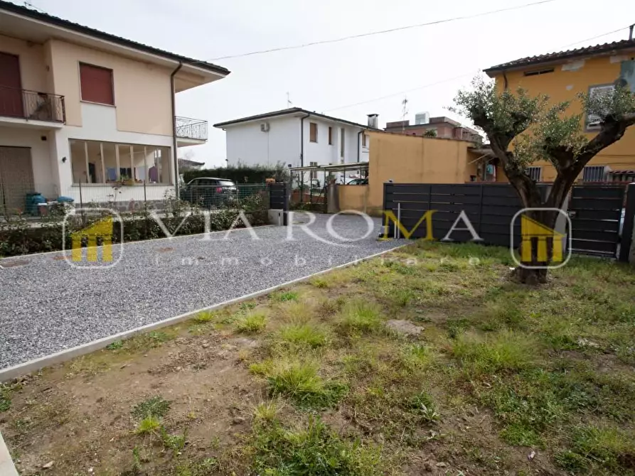 Immagine 66 di Casa bifamiliare in vendita  a Lucca