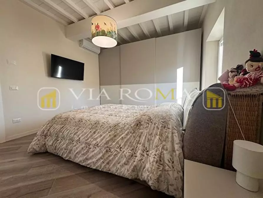 Immagine 30 di Casa bifamiliare in vendita  a Lucca