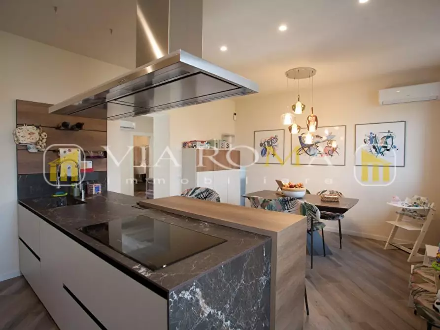 Immagine 44 di Casa bifamiliare in vendita  a Lucca