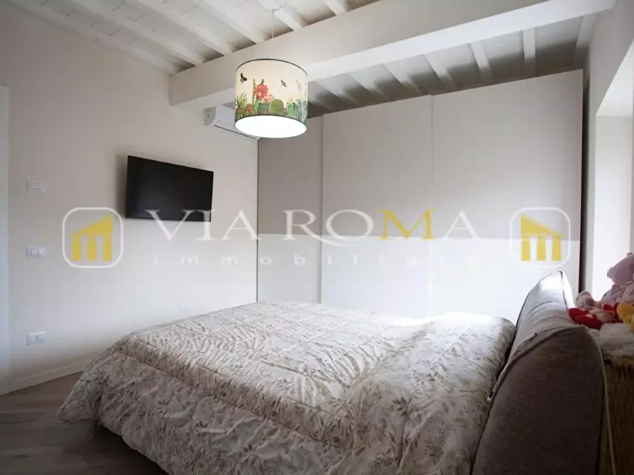 Immagine 46 di Casa bifamiliare in vendita  a Lucca