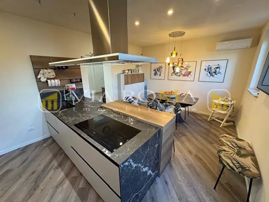 Immagine 8 di Casa bifamiliare in vendita  a Lucca