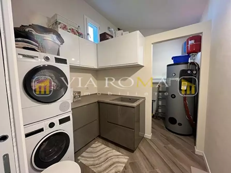 Immagine 31 di Casa bifamiliare in vendita  a Lucca