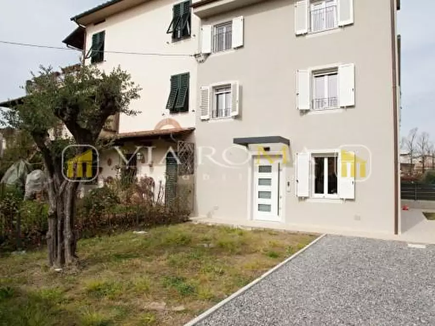 Immagine 64 di Casa bifamiliare in vendita  a Lucca