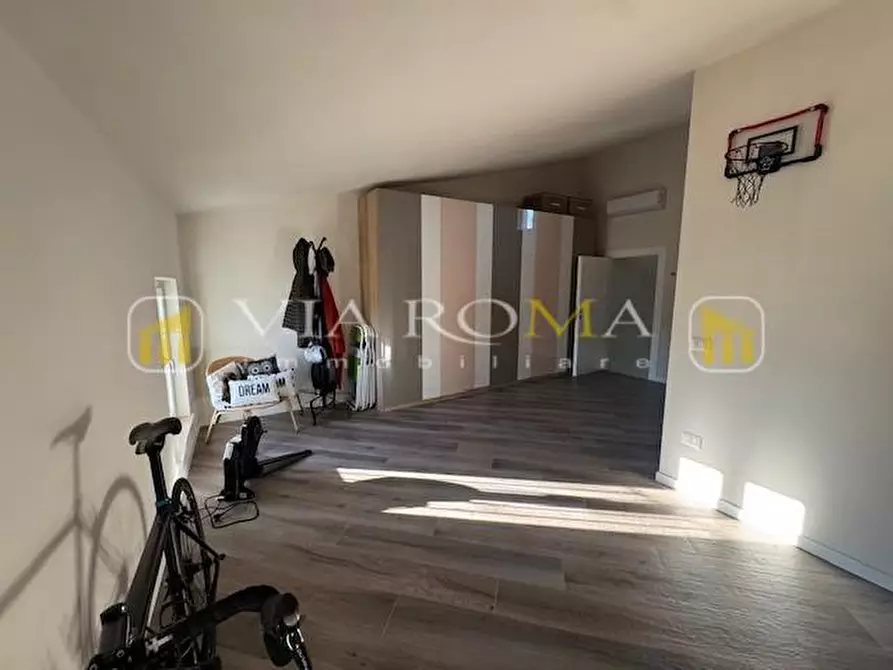 Immagine 22 di Casa bifamiliare in vendita  a Lucca