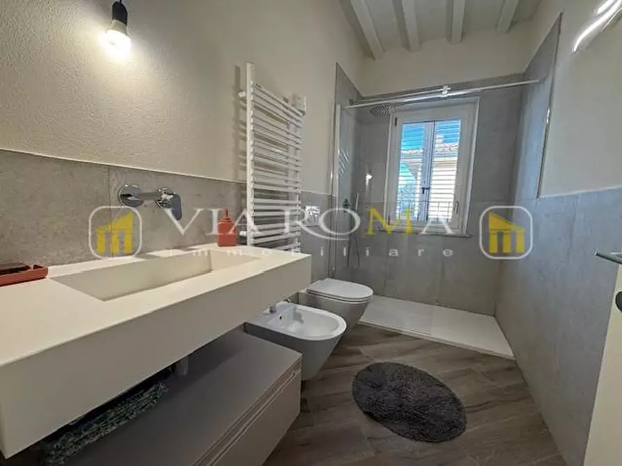 Immagine 15 di Casa bifamiliare in vendita  a Lucca