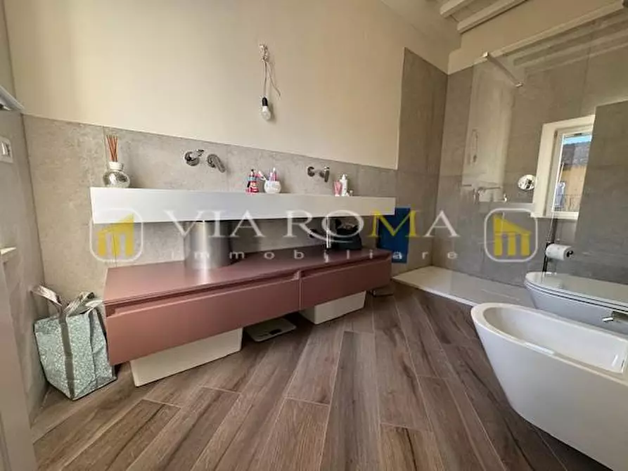 Immagine 24 di Casa bifamiliare in vendita  a Lucca