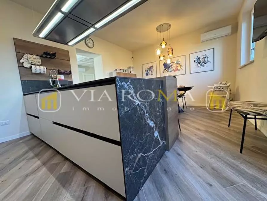 Immagine 13 di Casa bifamiliare in vendita  a Lucca