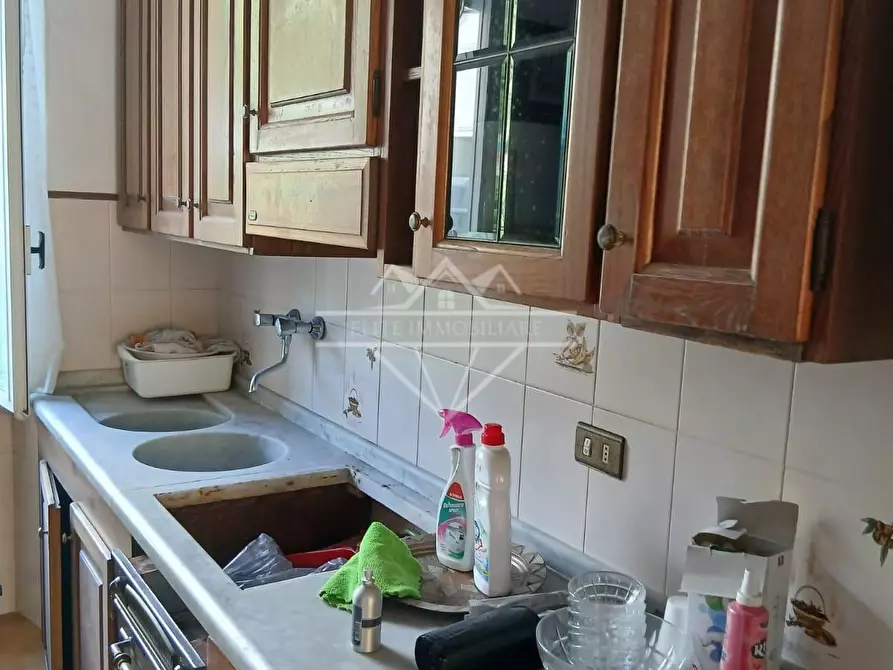 Immagine 2 di Appartamento in vendita  a Carrara