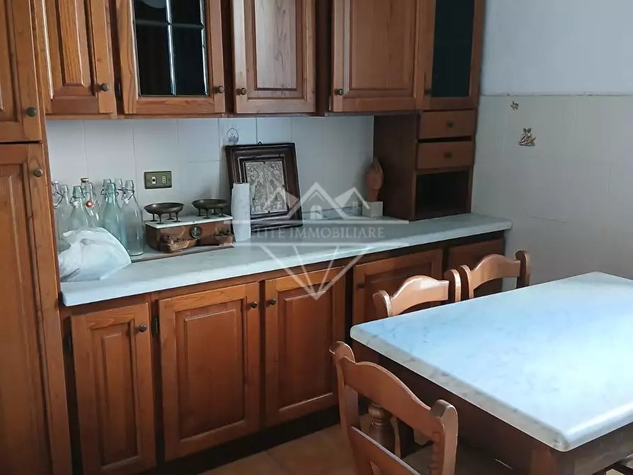 Immagine 1 di Appartamento in vendita  a Carrara