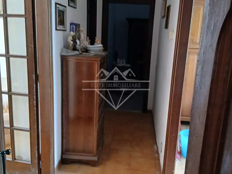 Immagine 3 di Appartamento in vendita  a Carrara