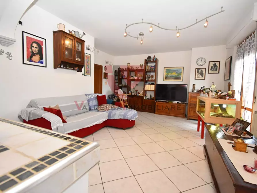 Immagine 11 di Appartamento in vendita  a Colle Di Val D'elsa