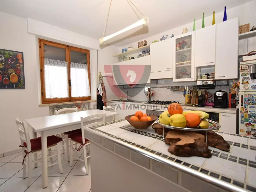 Immagine 10 di Appartamento in vendita  a Colle Di Val D'elsa