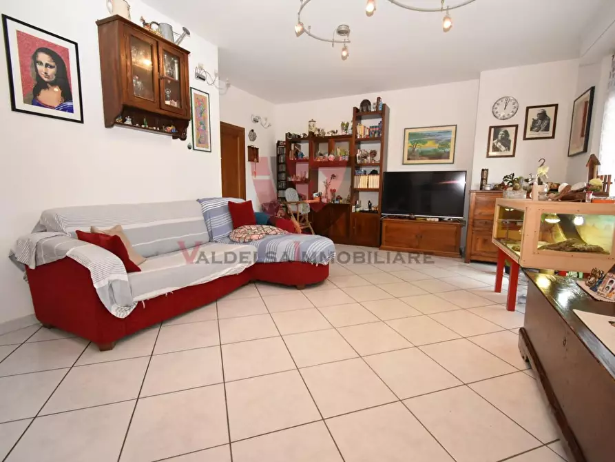 Immagine 6 di Appartamento in vendita  a Colle Di Val D'elsa