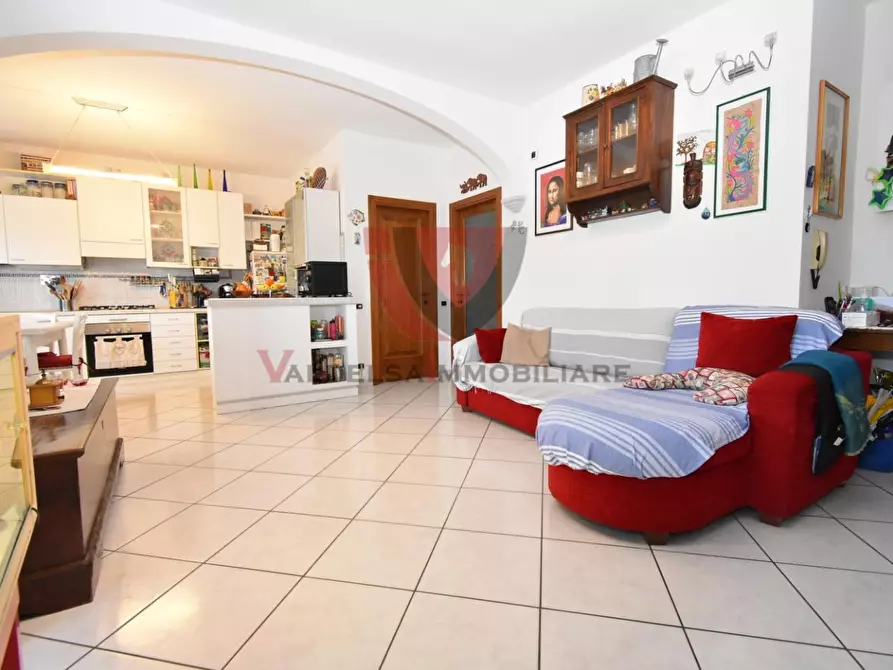 Immagine 5 di Appartamento in vendita  a Colle Di Val D'elsa