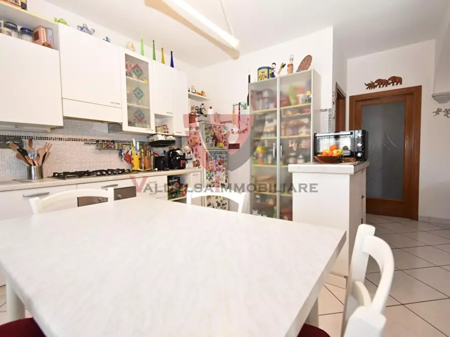 Immagine 15 di Appartamento in vendita  a Colle Di Val D'elsa