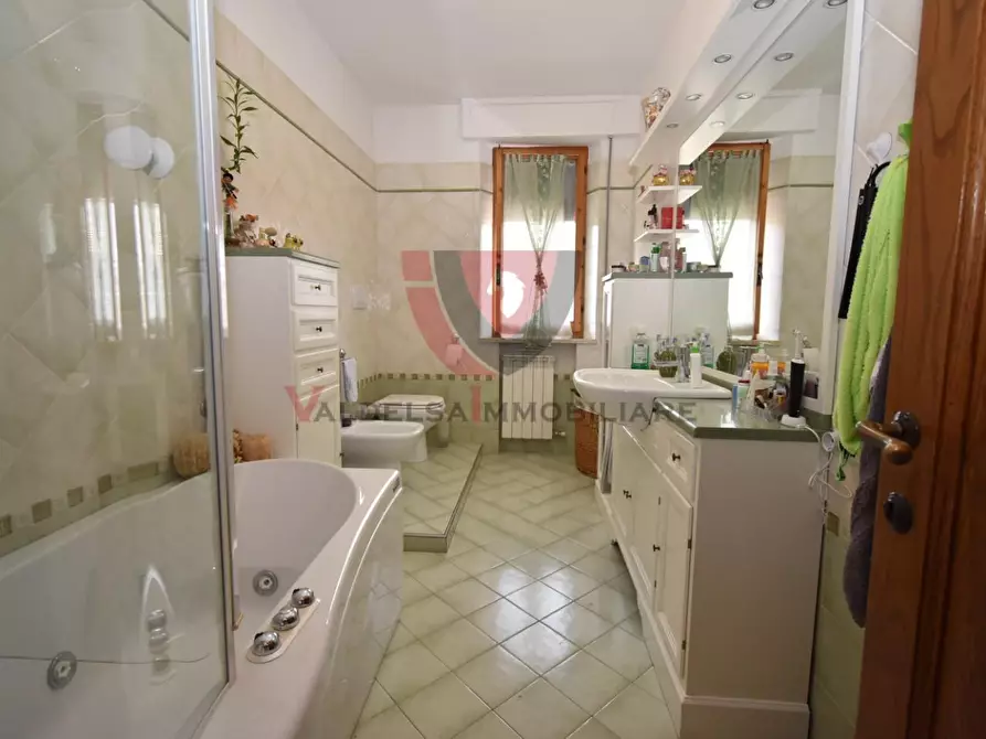 Immagine 30 di Appartamento in vendita  a Colle Di Val D'elsa