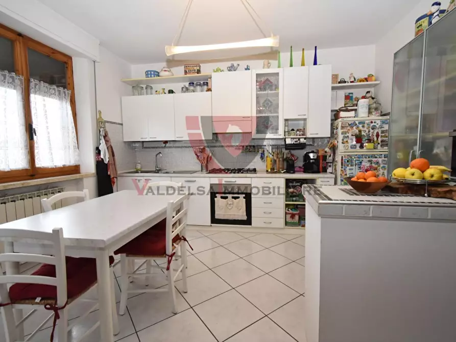 Immagine 7 di Appartamento in vendita  a Colle Di Val D'elsa