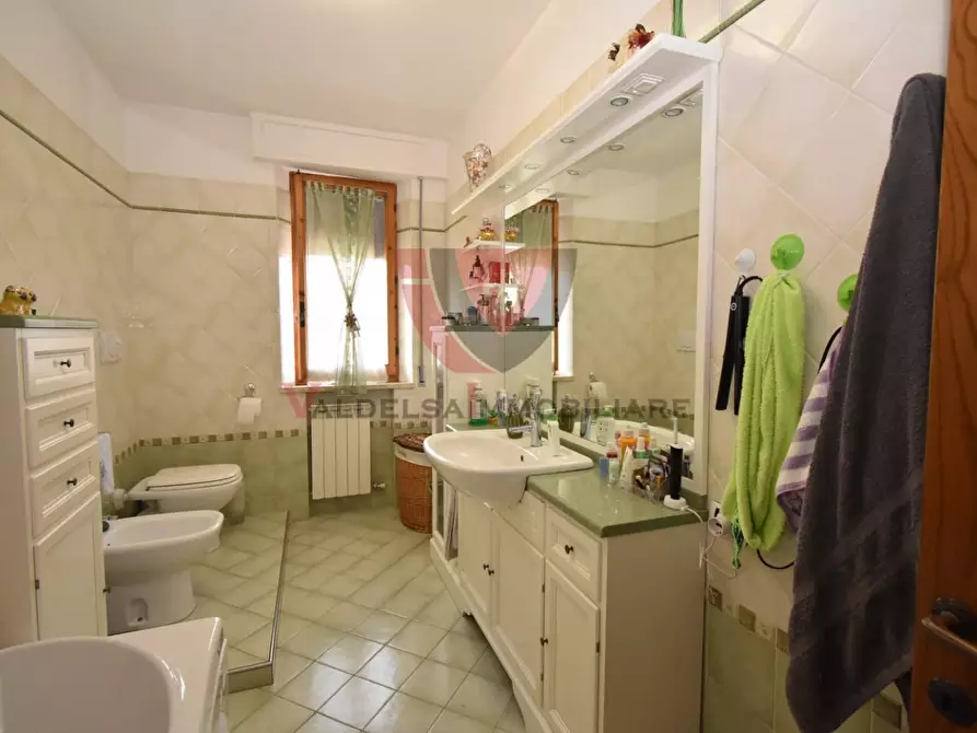 Immagine 31 di Appartamento in vendita  a Colle Di Val D'elsa