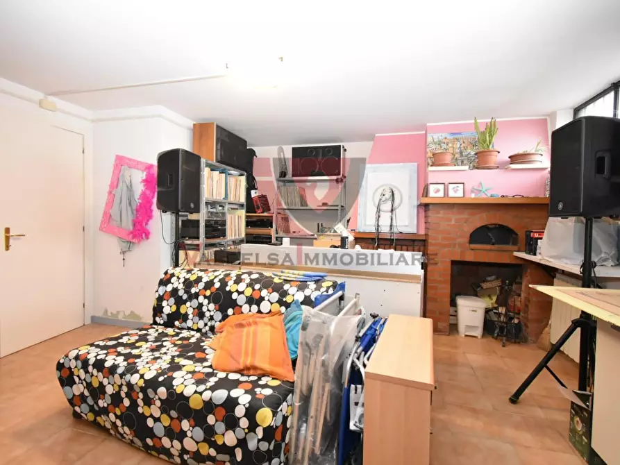 Immagine 36 di Appartamento in vendita  a Colle Di Val D'elsa