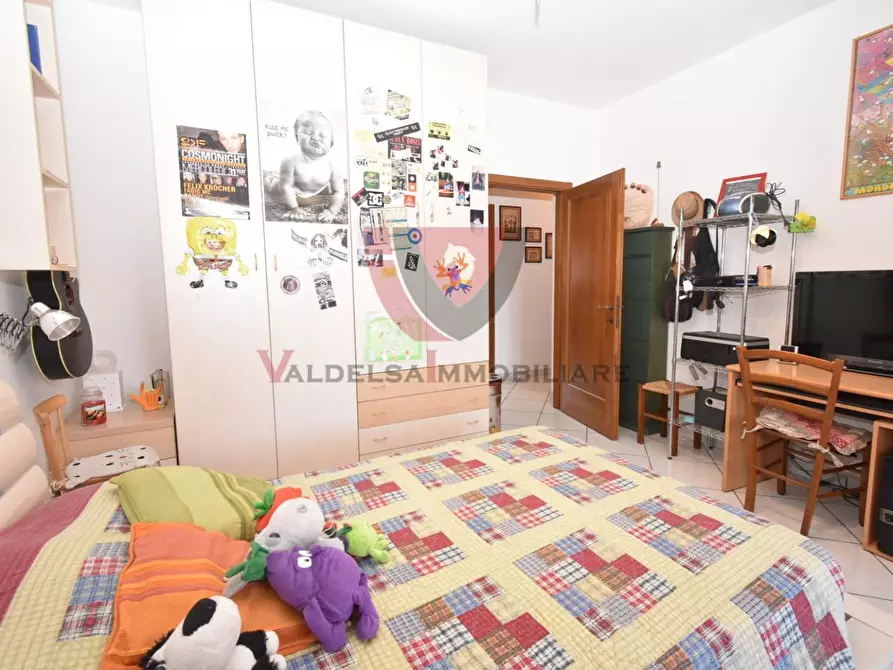 Immagine 19 di Appartamento in vendita  a Colle Di Val D'elsa