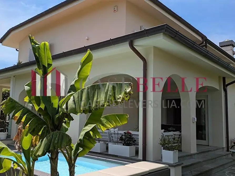 Immagine 1 di Casa semindipendente in affitto  a Forte Dei Marmi