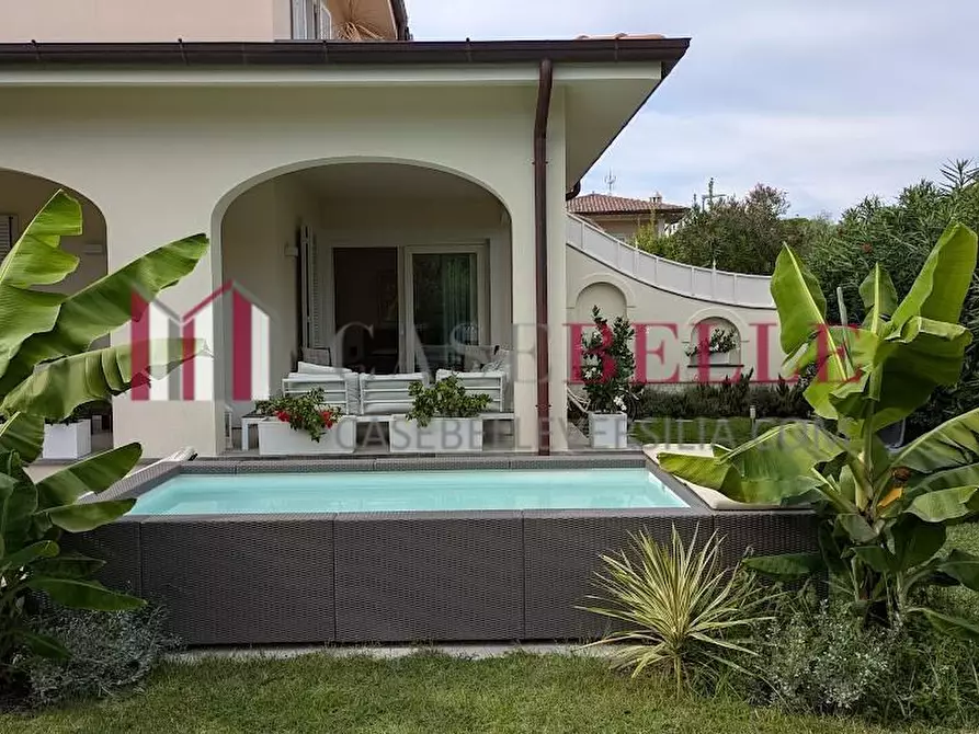 Immagine 41 di Casa semindipendente in affitto  a Forte Dei Marmi
