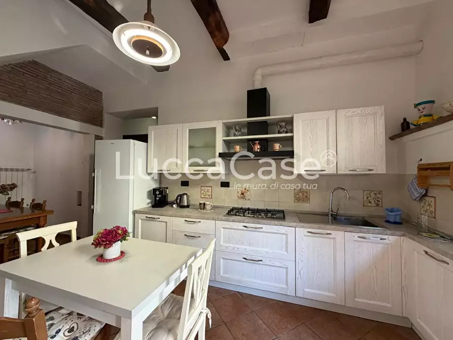 Immagine 3 di Villa in vendita  a Borgo A Mozzano