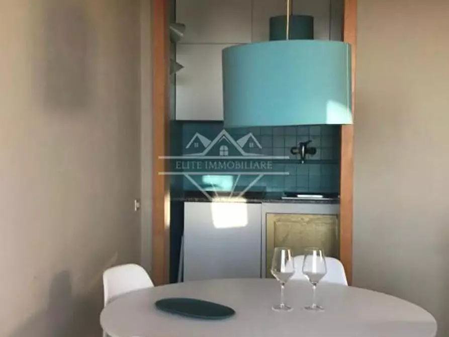 Immagine 4 di Appartamento in affitto  a Carrara