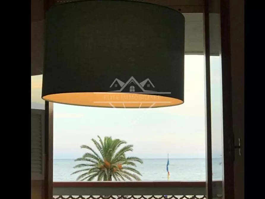 Immagine 2 di Appartamento in affitto  a Carrara