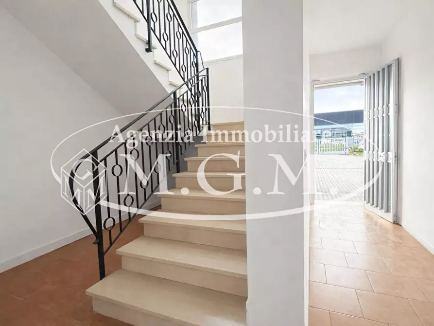 Immagine 21 di Attività artigianale in affitto  a Bientina