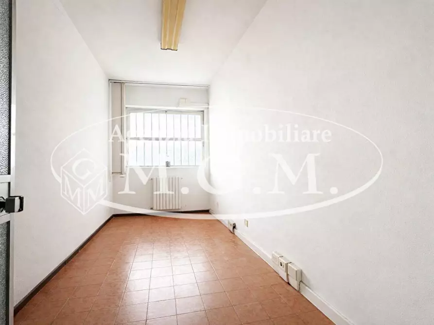 Immagine 20 di Attività artigianale in affitto  a Bientina