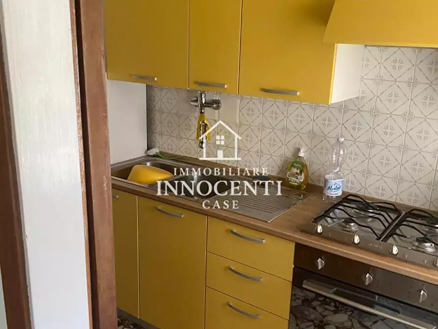 Immagine 11 di Appartamento in vendita  a Massa