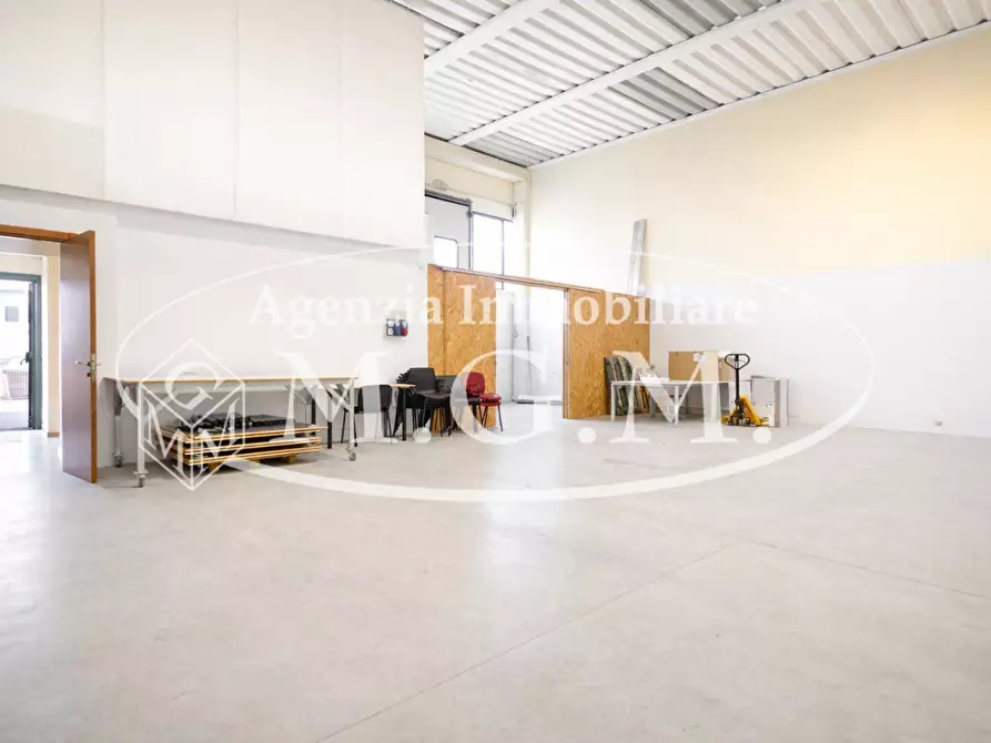 Immagine 8 di Attività artigianale in vendita  a Vicopisano