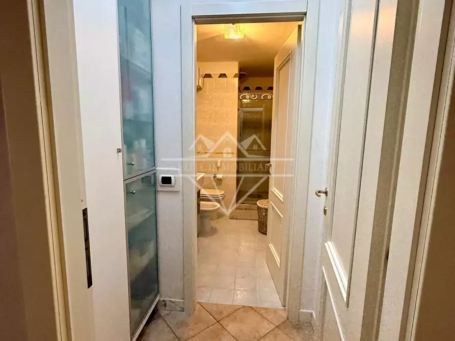 Immagine 11 di Villetta a schiera in vendita  a Carrara