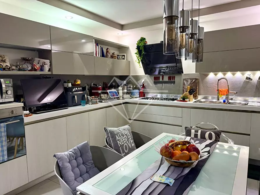 Immagine 8 di Villetta a schiera in vendita  a Carrara